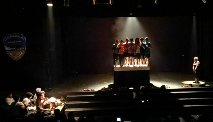 ‘Aktor Amatir’, Belajar Mengkritik Diri Sendiri