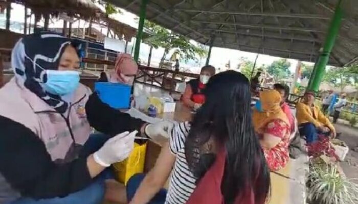 Kapolsek Banyuresmi Kejar Target Tuntaskan Vaksinasi