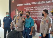 Habis Vaksin, Warga Cibeureum Dapat Motor dari Kapolda Jabar