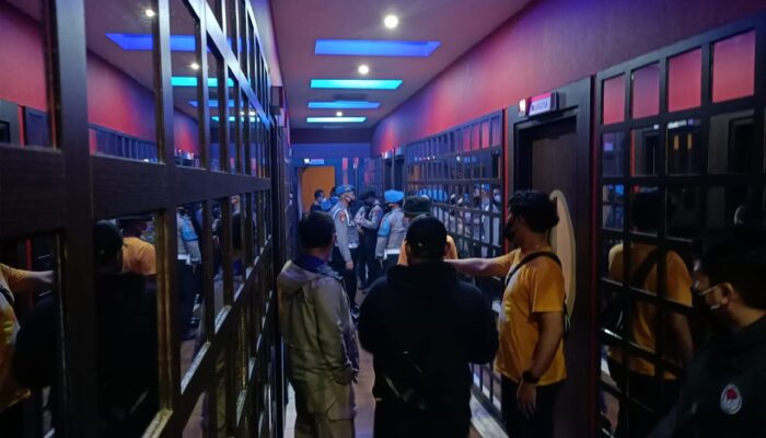 Polisi di Sumedang Sisir Penjual Miras dan Tempat Hiburan Malam