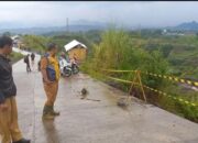 Longsor, Jalan Cibereum Kulon Blok Layapan Ditinjau PUPR