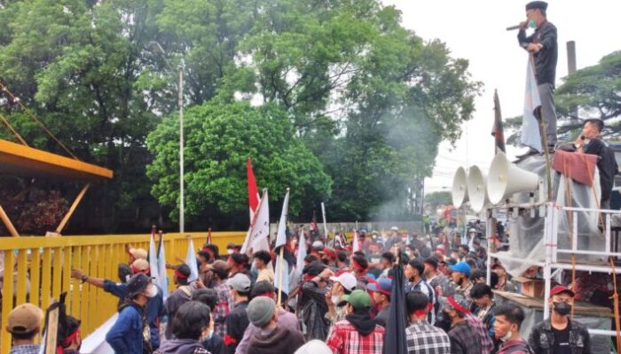 LSM Pemuda, Demo di Balai Besar Pelaksanaan Jalan Nasional DKI Jakarta-Jawa Barat