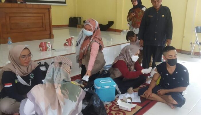 Gebyar Vaksinasi Hari Ibu Cikuya Diserbu Warga