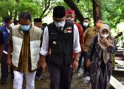 Ridwan Kamil Kunjungi Makam Cut Nyak Dhien di Sumedang