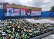 Puluhan Ribu Botol Miras dan Narkoba Dimusnahkan