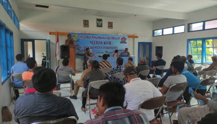 Agar Jadi Nelayan Juara, Puluhan Nelayan Cipatujah Dilatih