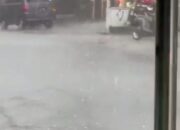 Hujan Es Sebesar Kelereng Landa Sukaraja