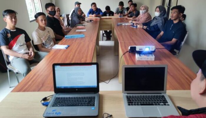 Pemanfaatan Teknologi Mengangkat Potensi Desa