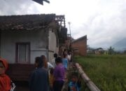 Puting Beliung Porakporandakan Puluhan Rumah di Leles Garut