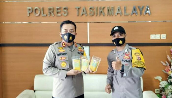 Anggota Polres Tasik Bikin Jamu Ramuan Rahasia Keluarga