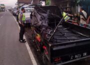 Mobil Bak Terguling, 22 Ibu-ibu Nyaris Tewas