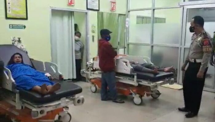 Mobil Bak Terguling; Sopir Terancam Penjara, Sebagian Penumpang Pulang