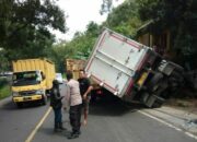 Truk Tabrak Truk di Gentong