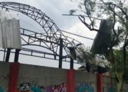 Hujan Es Disertai Angin, Atap Tribun Stadion Dadaha Terbang, Plafon Aula Kecamatan Cihideung Ambruk