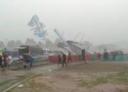 Tragedi Final Piala Soeratin; Tenda Penonton Terbang, Pertandingan Terhenti