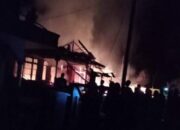 Empat Rumah dan Satu Warung Hangus Terbakar dalam Semalam