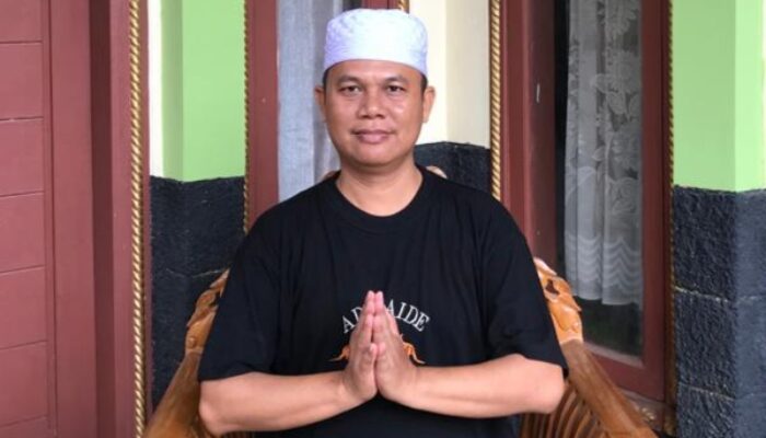 Menggapai Esensi Netepan