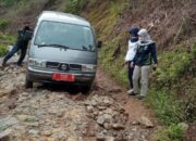 Bertahun-tahun Jalan Menuju Parentas Tasik Rusak Parah
