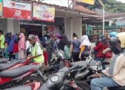 Warga Garut Rela Antre Demi Minyak Goreng