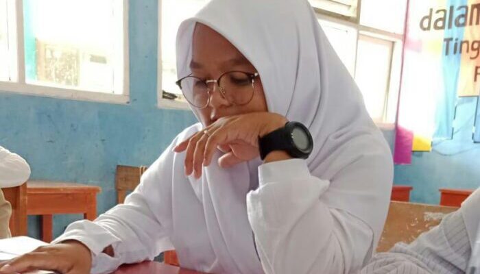 Siswa MA PK Al Hikmah Juara I Olimpiade English Tingkat Nasional