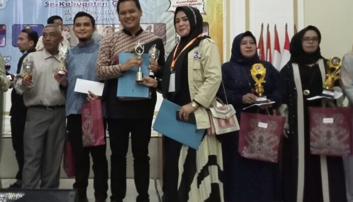 Golden Memories Community, Lomba Bernyanyi Sejumlah Guru di Garut