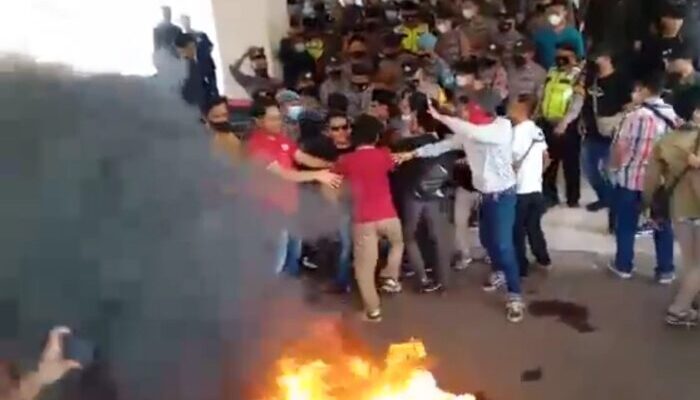 Dua Kali Aksi BPNT Nihil Hasil, Bakar Ban dan Hampir Ribut