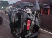 Tak Ada Palang Pintu, Mobil Dinas Keseruduk Kereta Api di Huda Manonjaya