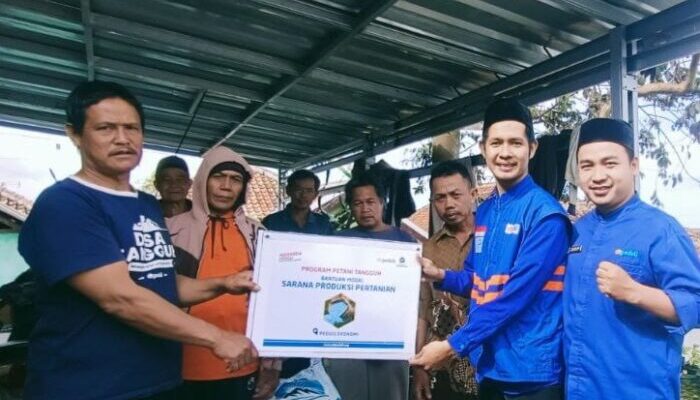 Petani Binaan DT Peduli Cisantana Dapat Bantuan Pupuk