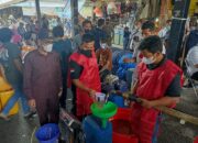 OP Minyak Goreng Curah di Pasar Cikurubuk Rp 10.500 per liter