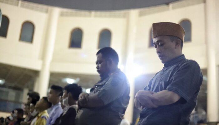 Masjid Raya Bandung Sekarang Menggelar Salat Tarawih
