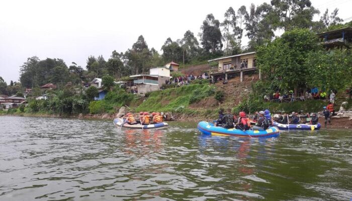 Tim SAR Brimob Polda Jabar Temukan Korban Tenggelam di Situ Cileunca