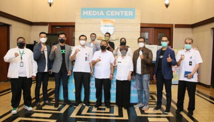 Pemkot Bandung Gandeng Gojek Penataan Braga