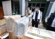 Santri Pesantren At Taufiq Produksi Sabun Herbal