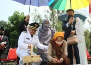 Setelah Dilantik, Yana Mulyana Ziarah Kubur ke Makam Orang Tua