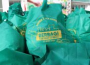 Warga Sekitar Kampus Universitas Katolik Parahyangan, Diberi Paket Sembako