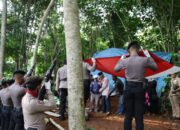 Pemakaman Jenazah Bripka Iwan Diwarnai Tangis Histeris Istri