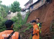 Tiga Rumah Terancam Ambruk, Satu Jemban Putus di Salawu