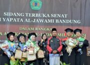 Santri Pesantren Kholafiyah Miftahul Hasanah Ikuti Wisuda STAI Aljawami