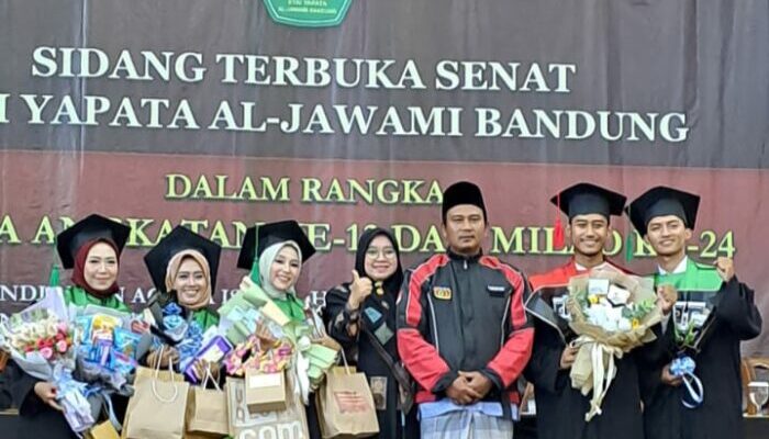 Santri Pesantren Kholafiyah Miftahul Hasanah Ikuti Wisuda STAI Aljawami