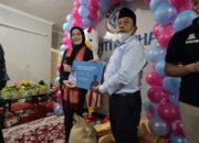 Ridwan Kamil Berbagi Kasih dengan Anak Yatim Piatu