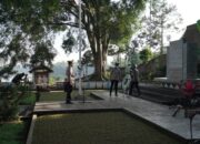 Kapolres Cimahi Ziarah ke Makam Pahlawan, Tabur Bunga