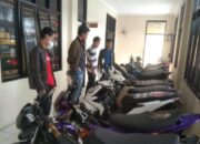 Ujang Menangis Saat Temukan Motor Cicilannya di Polres Tasikmalaya