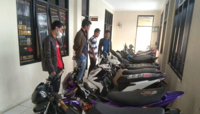 Ujang Menangis Saat Temukan Motor Cicilannya di Polres Tasikmalaya