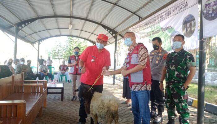 PT Pou Yuen Indonesia Salurkan Hewan Kurban