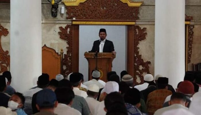 Bupati Dony, Hadirkan Semangat Berkurban Atasi Persoalan Kemiskinan