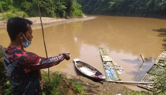 Pemancing Temukan Mayat Mengambang di Sungai Cisokan Cianjur