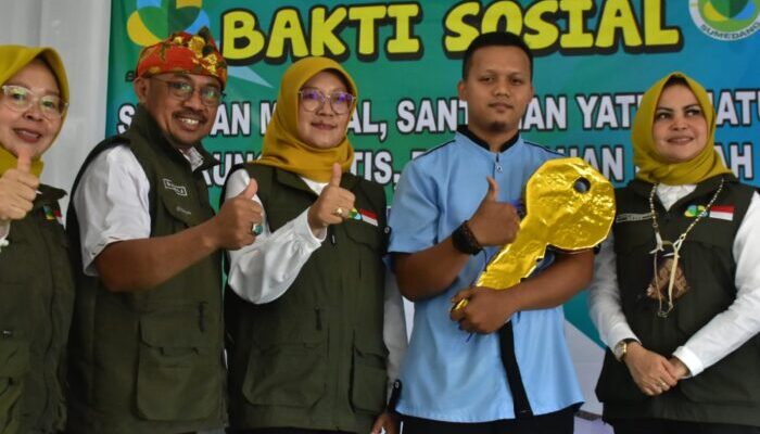 Pahlawan Covid-19 Asal Sumedang Terima Hadiah Rumah