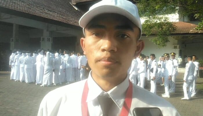 Anak Tukang Bakso Keliling Lulus IPDN, Asal Garut