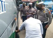 Karena Ban Gundul, Angkutan Umun di Terminal Singaparna Diperiksa Polisi