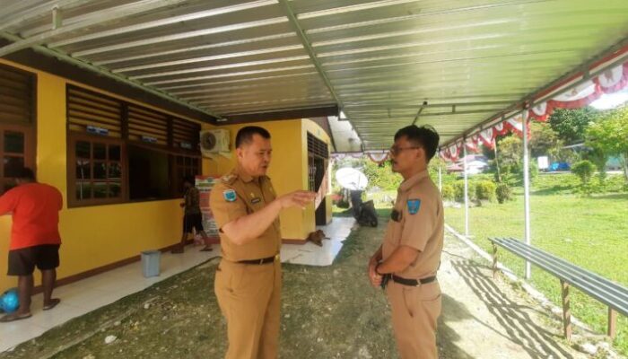 Pj Bupati Maybrat Pantau Pemindahan Kantor Dukcapil